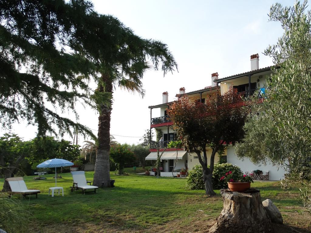 Apartments Karpetis A Green Paradise プサコウディア エクステリア 写真
